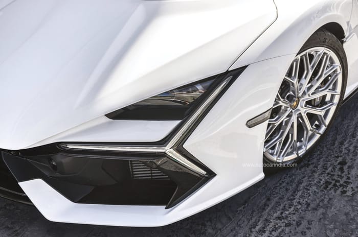 Lamborghini Revuelto review: Effortless 1015hp hybrid supercar